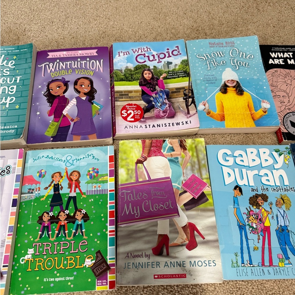 Children's Book Collection - Picture 3 of 7
